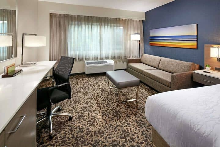 Room 7 of 43